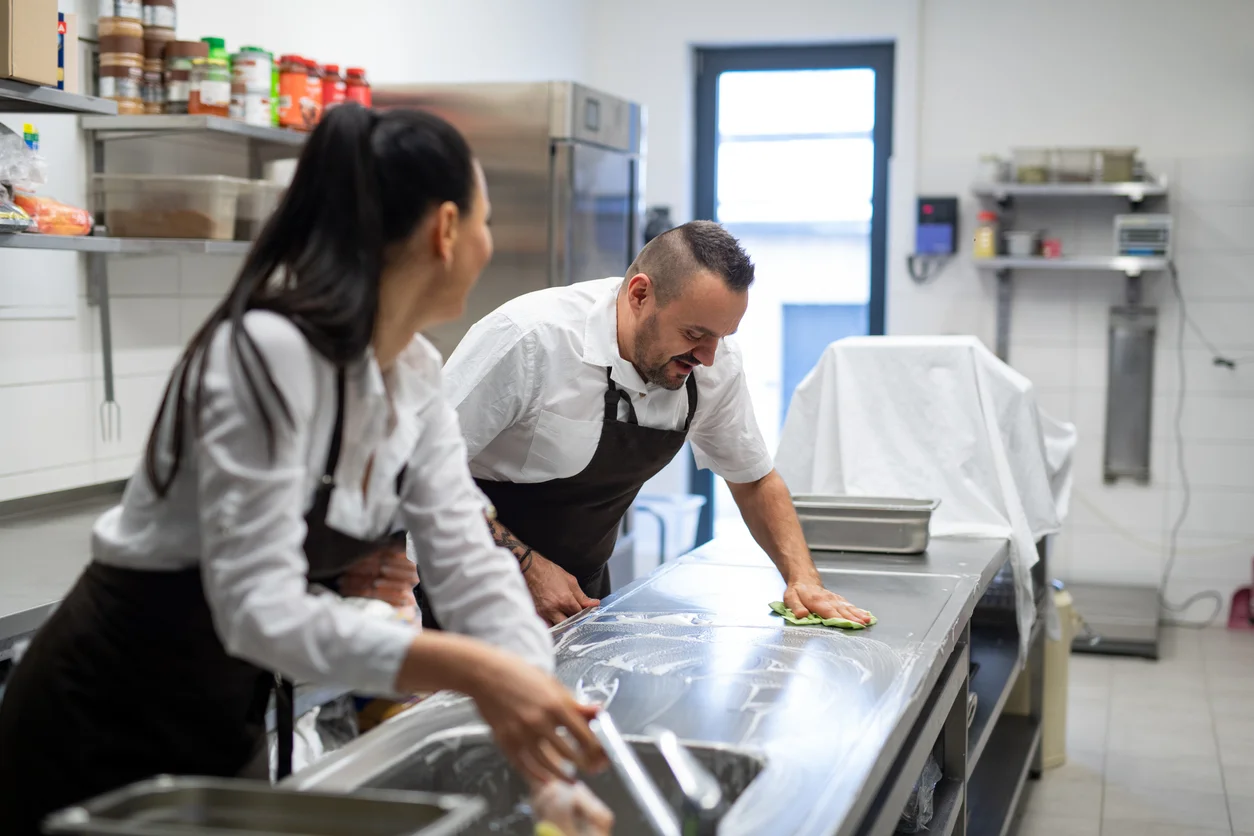Restaurant kitchen receiving professional mouse inspection
